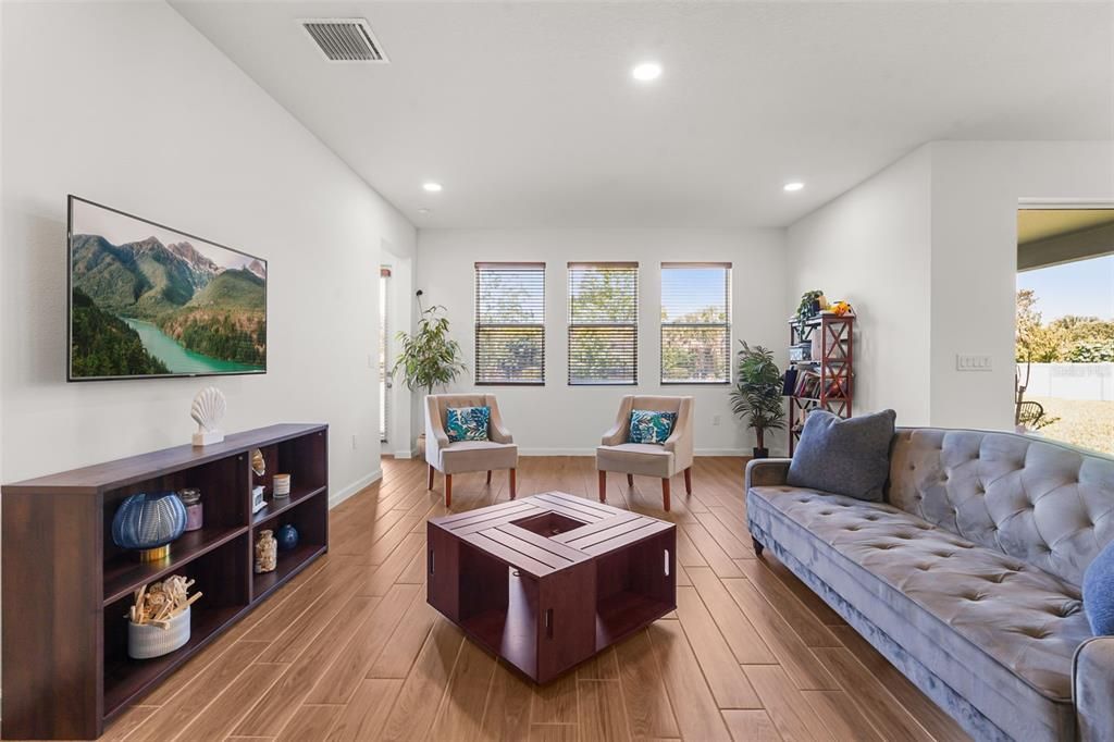 En Venta: $749,990 (5 camas, 5 baños, 3783 Pies cuadrados)