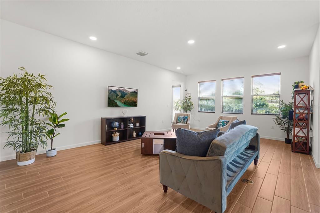 En Venta: $749,990 (5 camas, 5 baños, 3783 Pies cuadrados)