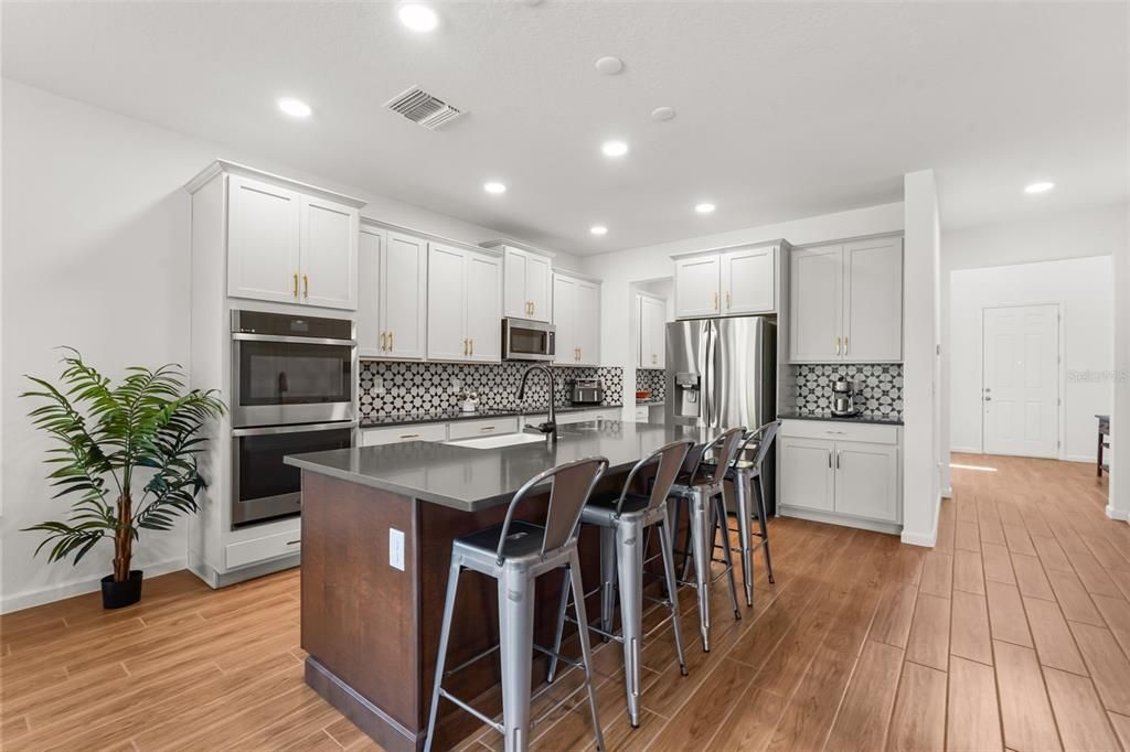 En Venta: $749,990 (5 camas, 5 baños, 3783 Pies cuadrados)