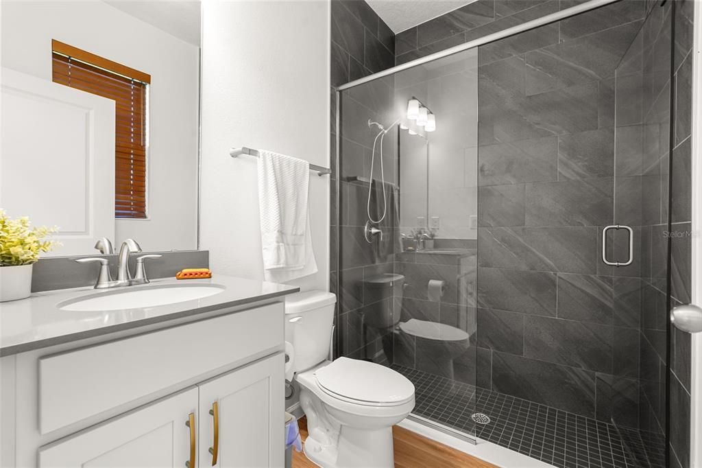 En Venta: $749,990 (5 camas, 5 baños, 3783 Pies cuadrados)