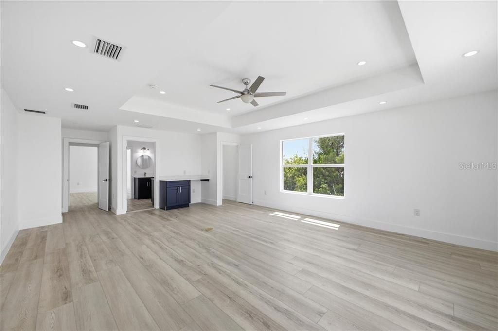 En Venta: $1,350,000 (5 camas, 3 baños, 3861 Pies cuadrados)