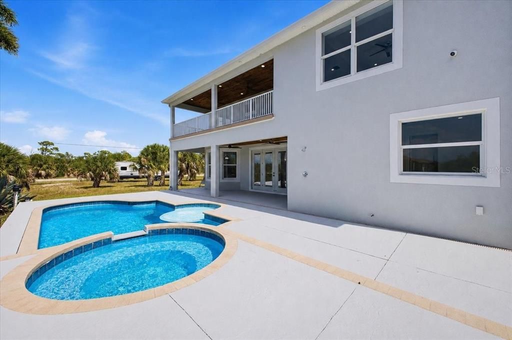 En Venta: $1,350,000 (5 camas, 3 baños, 3861 Pies cuadrados)