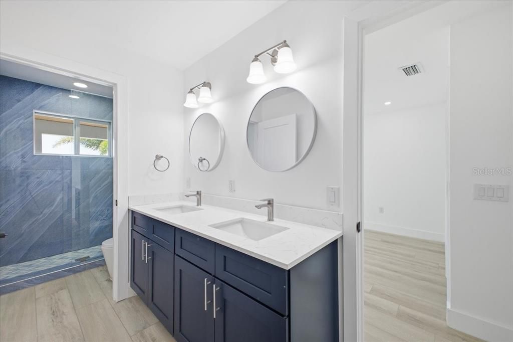En Venta: $1,350,000 (5 camas, 3 baños, 3861 Pies cuadrados)