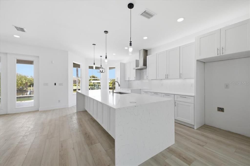 En Venta: $1,350,000 (5 camas, 3 baños, 3861 Pies cuadrados)