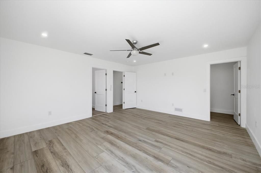 En Venta: $1,350,000 (5 camas, 3 baños, 3861 Pies cuadrados)