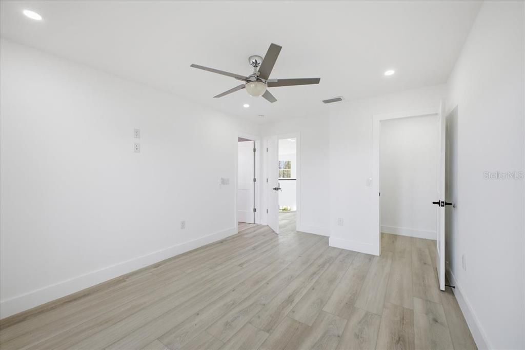 En Venta: $1,350,000 (5 camas, 3 baños, 3861 Pies cuadrados)