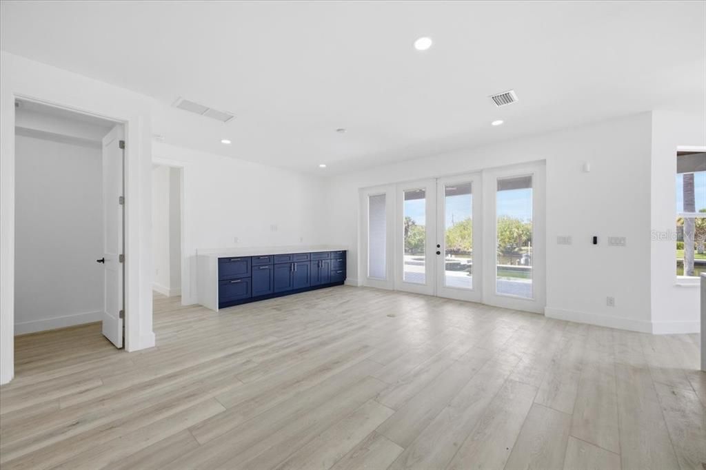 En Venta: $1,350,000 (5 camas, 3 baños, 3861 Pies cuadrados)