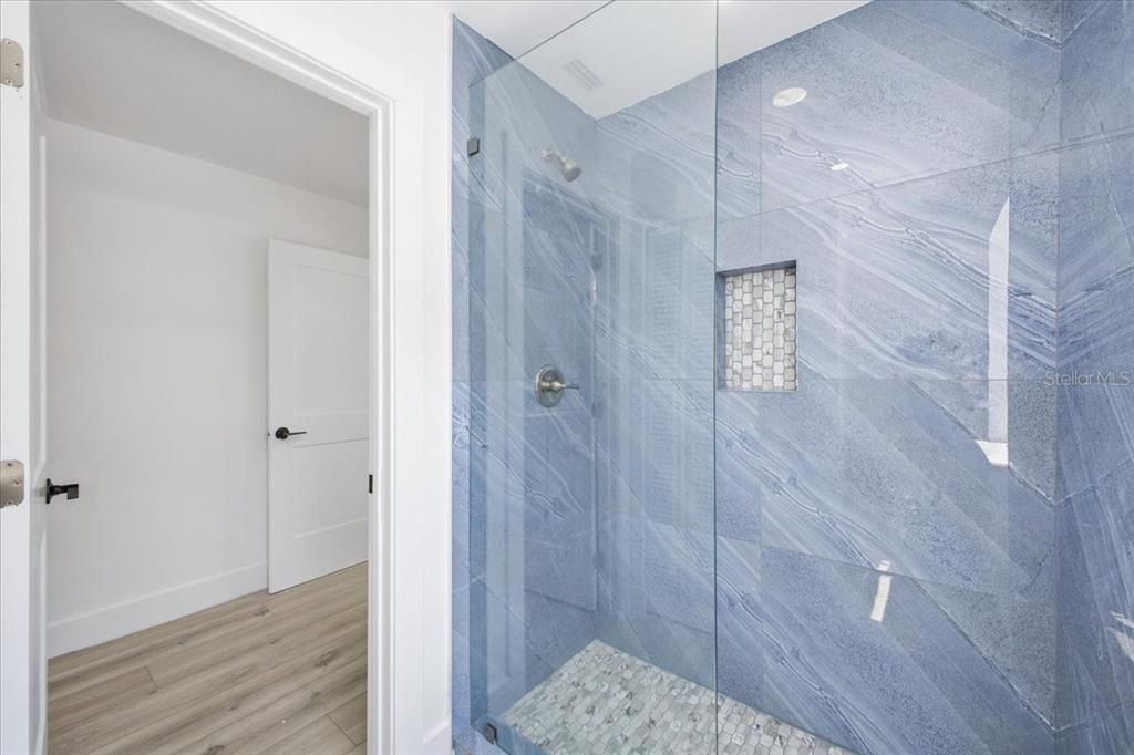 En Venta: $1,350,000 (5 camas, 3 baños, 3861 Pies cuadrados)