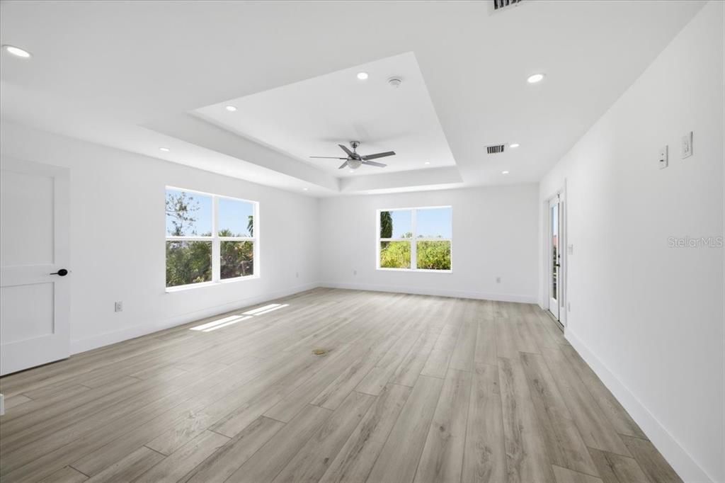 En Venta: $1,350,000 (5 camas, 3 baños, 3861 Pies cuadrados)