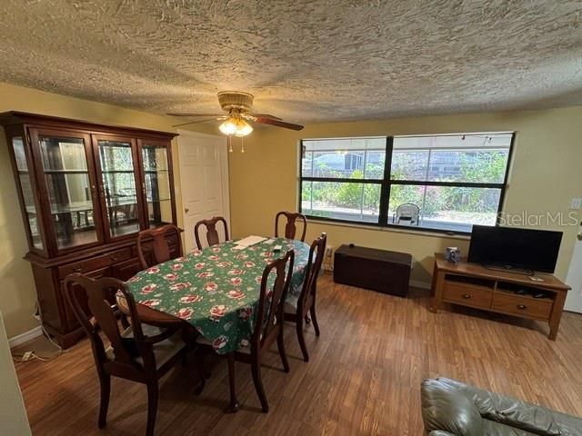 На продажу: $362,500 (3 спален, 2 ванн, 1654 Квадратных фут)
