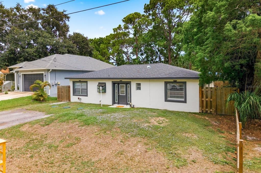 For Sale: $400,000 (4 beds, 3 baths, 1536 Square Feet)