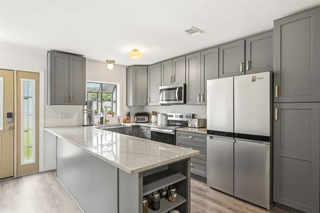 For Sale: $400,000 (4 beds, 3 baths, 1536 Square Feet)
