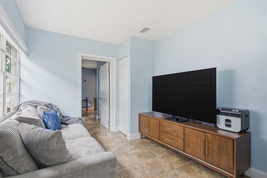 For Sale: $400,000 (4 beds, 3 baths, 1536 Square Feet)
