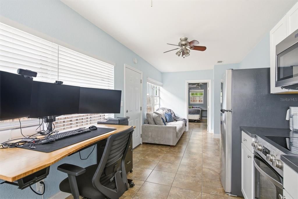 For Sale: $400,000 (4 beds, 3 baths, 1536 Square Feet)