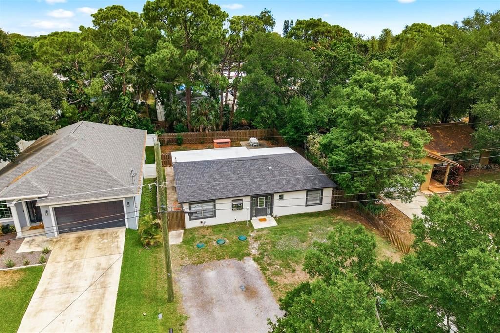 For Sale: $400,000 (4 beds, 3 baths, 1536 Square Feet)