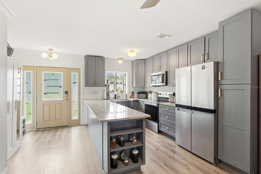 For Sale: $400,000 (4 beds, 3 baths, 1536 Square Feet)
