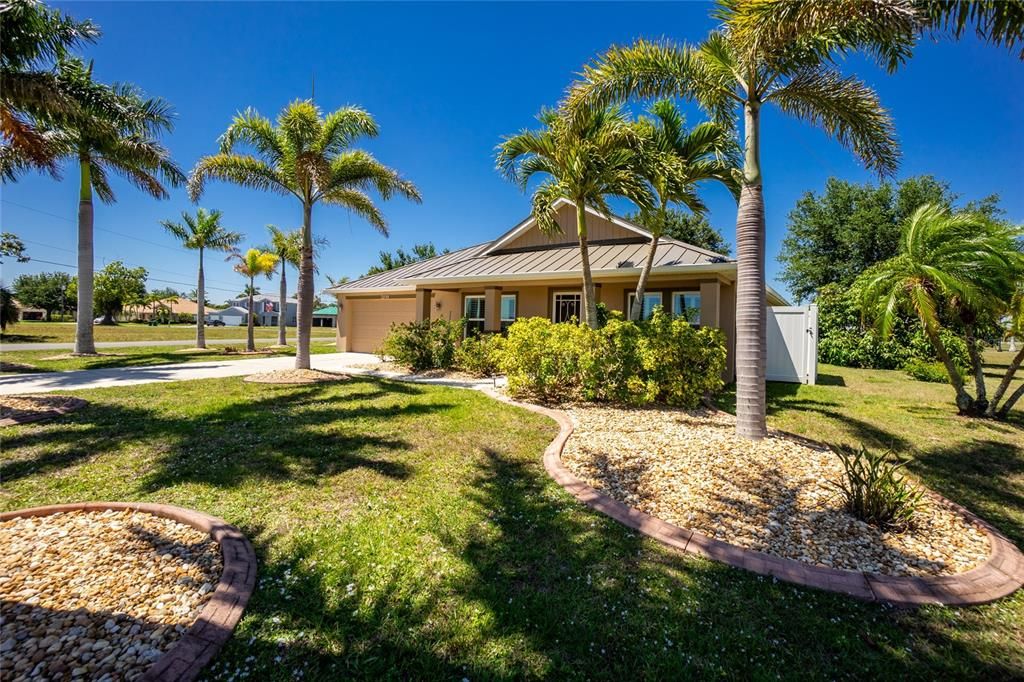 En Venta: $359,000 (4 camas, 2 baños, 2220 Pies cuadrados)