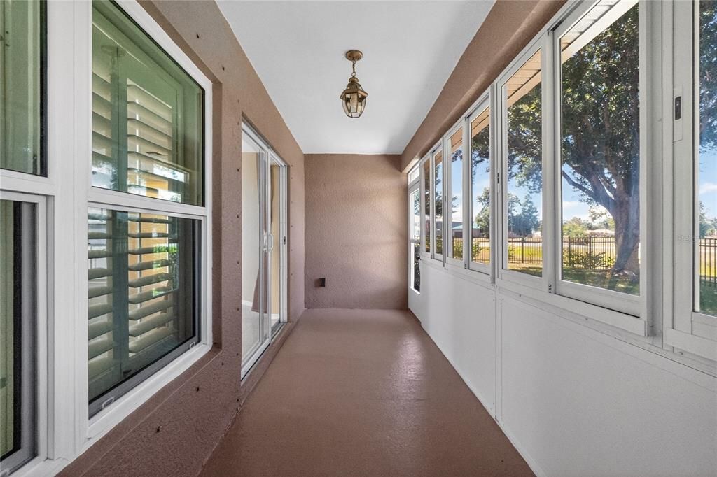 En Venta: $359,000 (4 camas, 2 baños, 2220 Pies cuadrados)