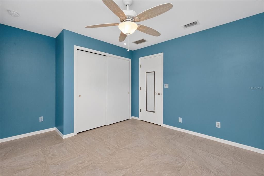 En Venta: $359,000 (4 camas, 2 baños, 2220 Pies cuadrados)