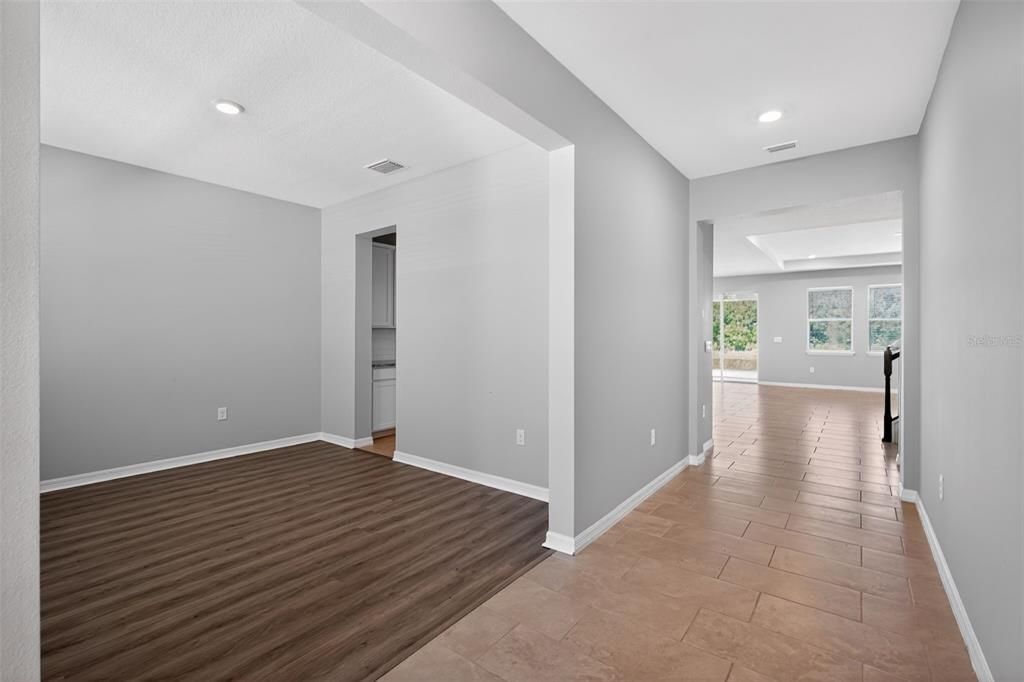 En Venta: $649,900 (4 camas, 3 baños, 3313 Pies cuadrados)