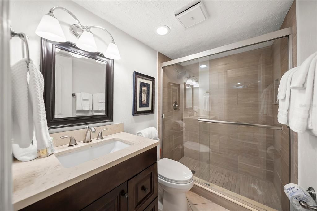 For Sale: $515,000 (2 beds, 2 baths, 1012 Square Feet)