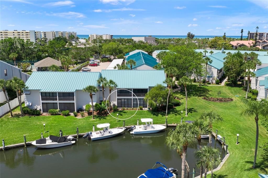 For Sale: $515,000 (2 beds, 2 baths, 1012 Square Feet)