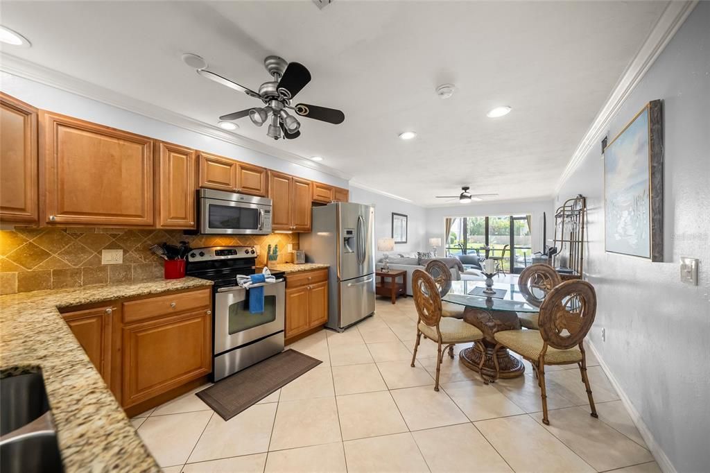 For Sale: $515,000 (2 beds, 2 baths, 1012 Square Feet)