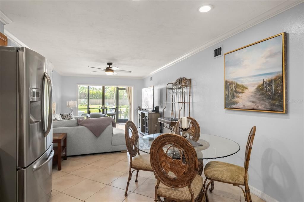 For Sale: $515,000 (2 beds, 2 baths, 1012 Square Feet)
