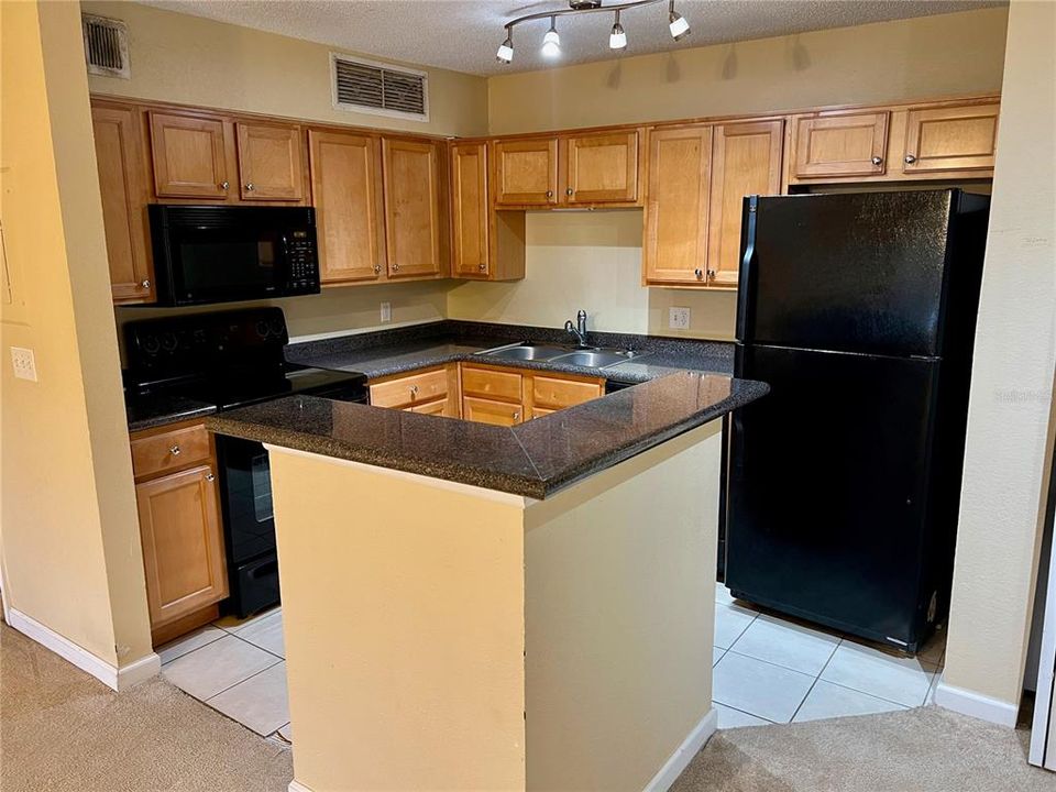 В аренду: $1,295 (1 спален, 1 ванн, 712 Квадратных фут)