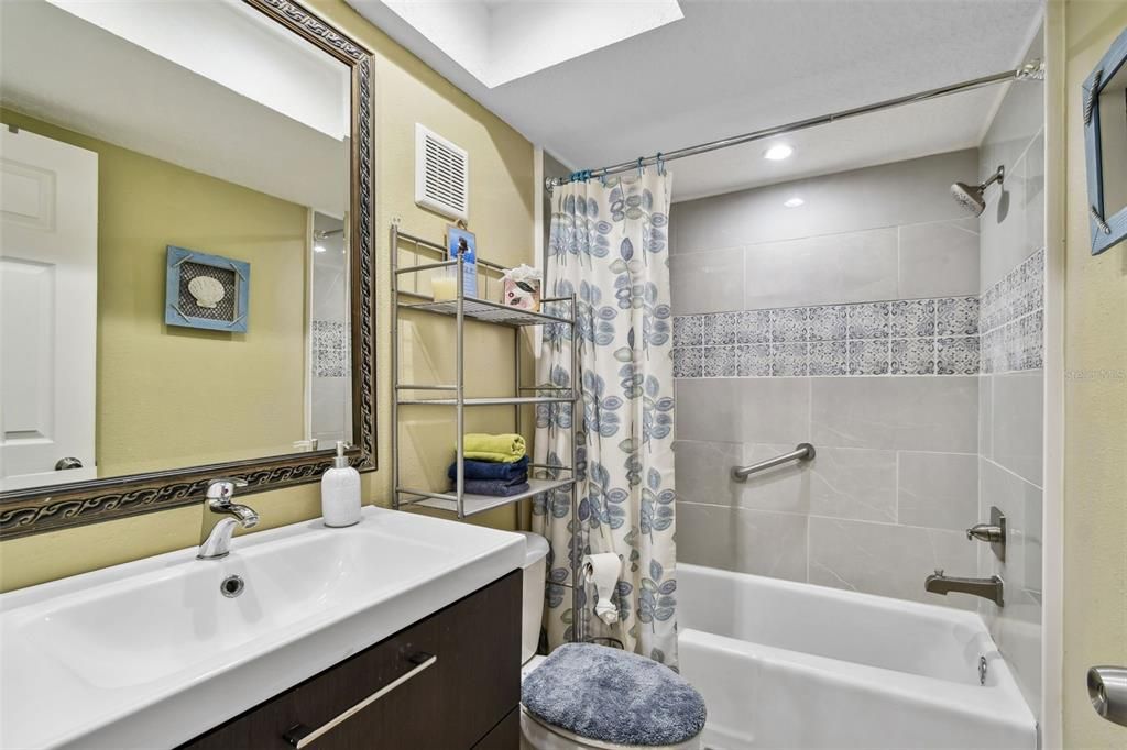 For Rent: $4,000 (4 beds, 3 baths, 2025 Square Feet)