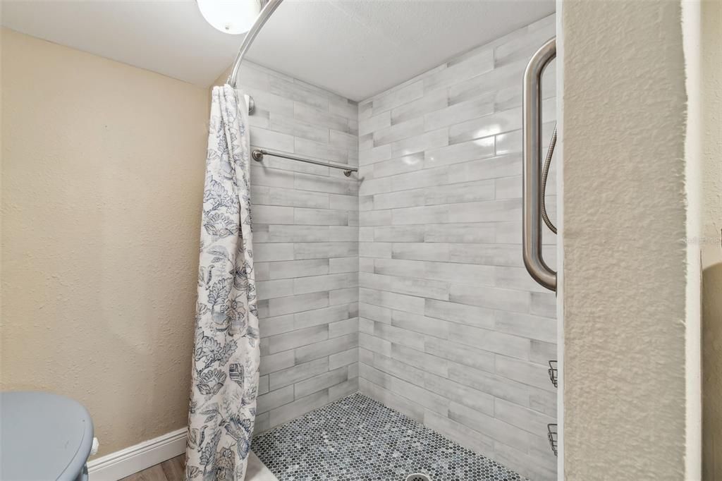 For Rent: $4,000 (4 beds, 3 baths, 2025 Square Feet)