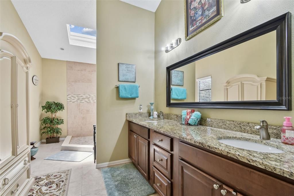 For Rent: $4,000 (4 beds, 3 baths, 2025 Square Feet)