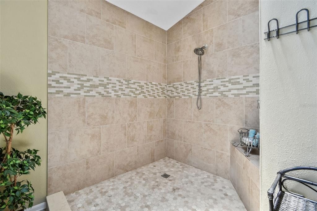 For Rent: $4,000 (4 beds, 3 baths, 2025 Square Feet)