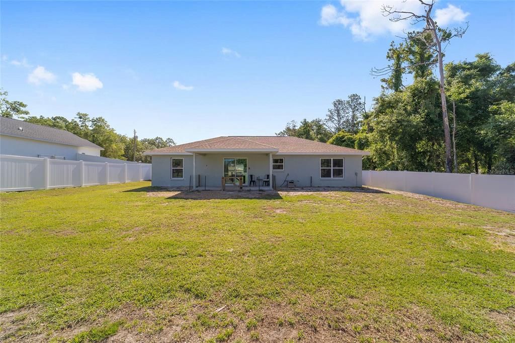 Active With Contract: $269,000 (3 beds, 2 baths, 1454 Square Feet)