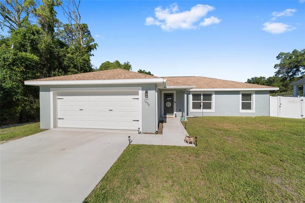 Active With Contract: $269,000 (3 beds, 2 baths, 1454 Square Feet)