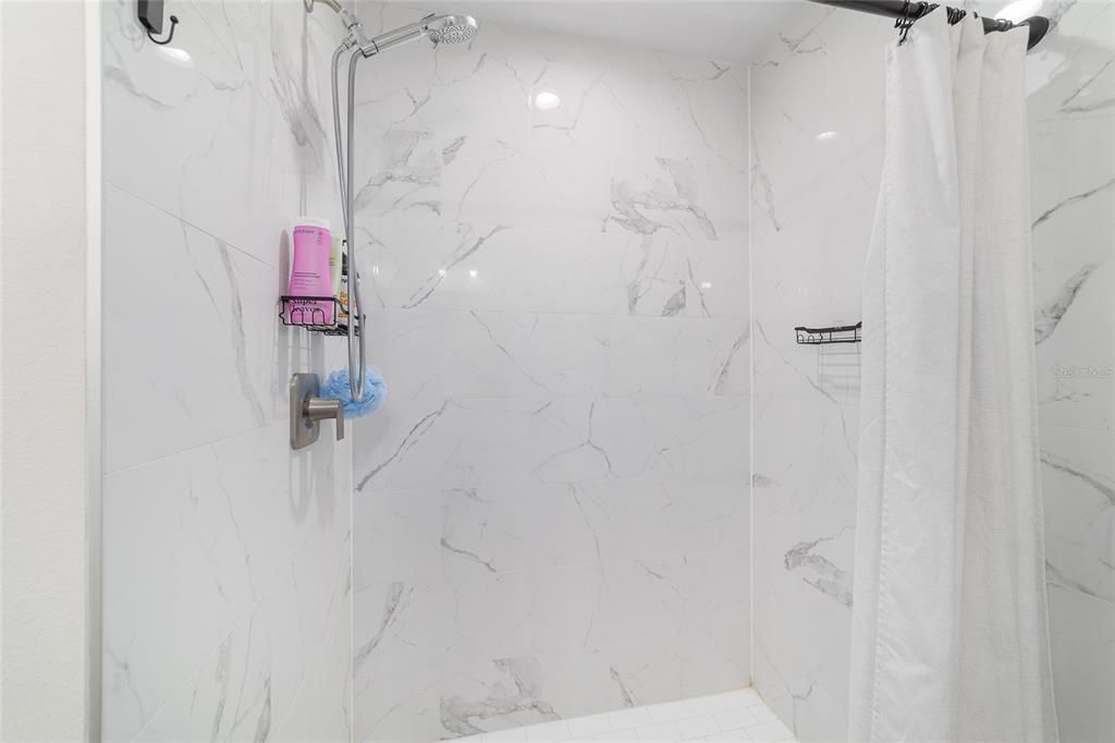 Active With Contract: $269,000 (3 beds, 2 baths, 1454 Square Feet)
