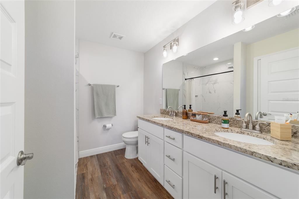 Active With Contract: $269,000 (3 beds, 2 baths, 1454 Square Feet)