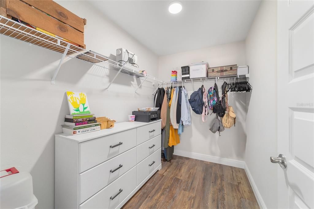Active With Contract: $269,000 (3 beds, 2 baths, 1454 Square Feet)