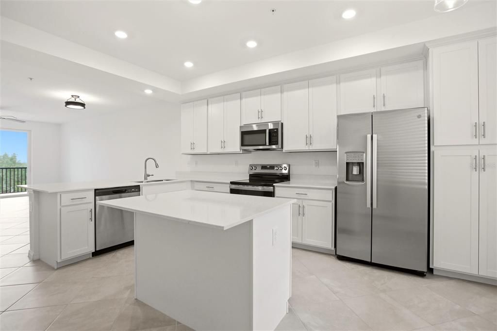 For Sale: $222,900 (2 beds, 2 baths, 1123 Square Feet)