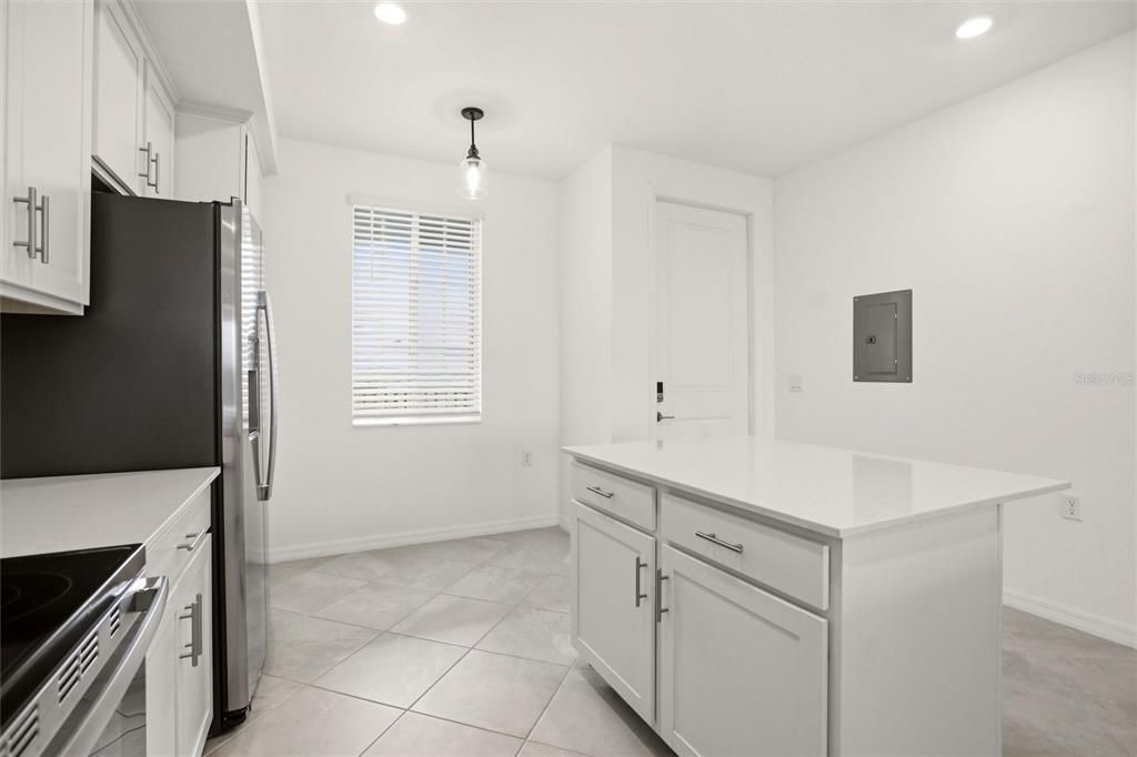 For Sale: $222,900 (2 beds, 2 baths, 1123 Square Feet)