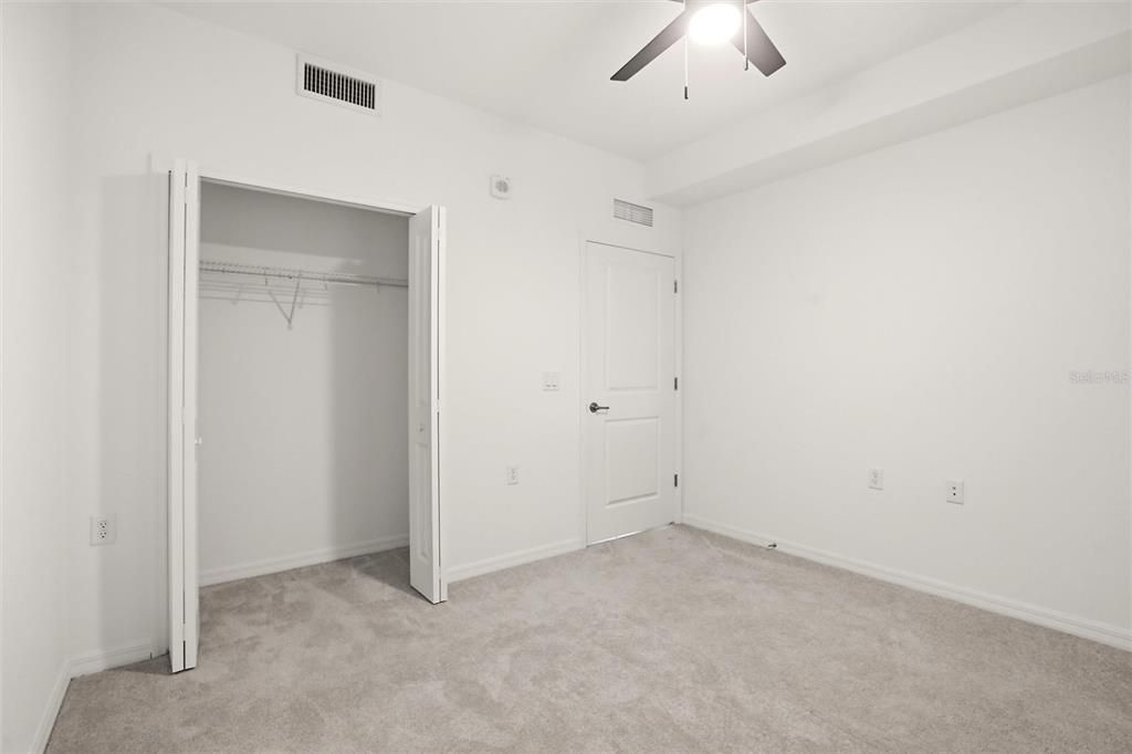 For Sale: $222,900 (2 beds, 2 baths, 1123 Square Feet)