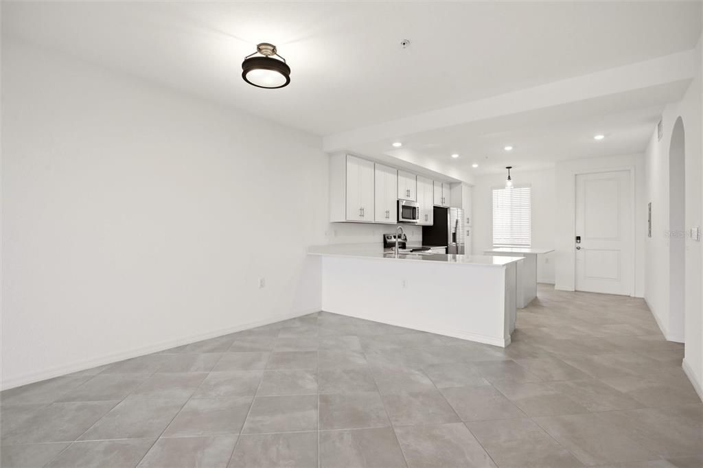 For Sale: $222,900 (2 beds, 2 baths, 1123 Square Feet)