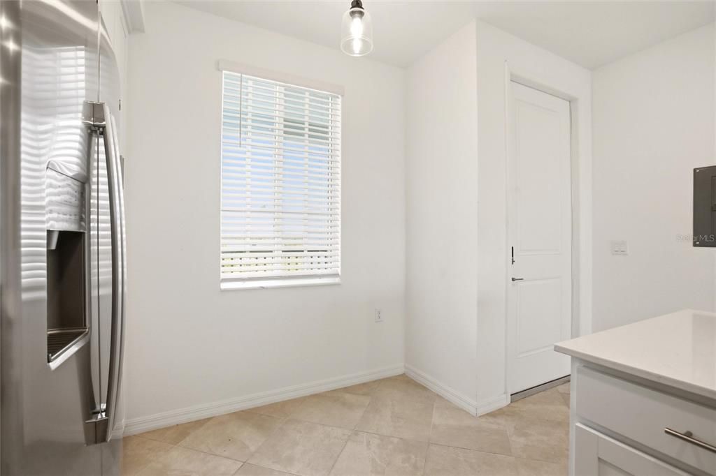 For Sale: $222,900 (2 beds, 2 baths, 1123 Square Feet)