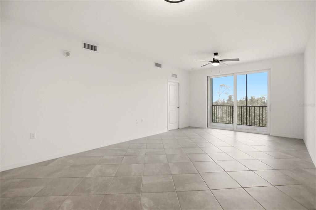 For Sale: $222,900 (2 beds, 2 baths, 1123 Square Feet)