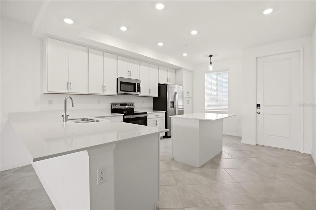 For Sale: $222,900 (2 beds, 2 baths, 1123 Square Feet)