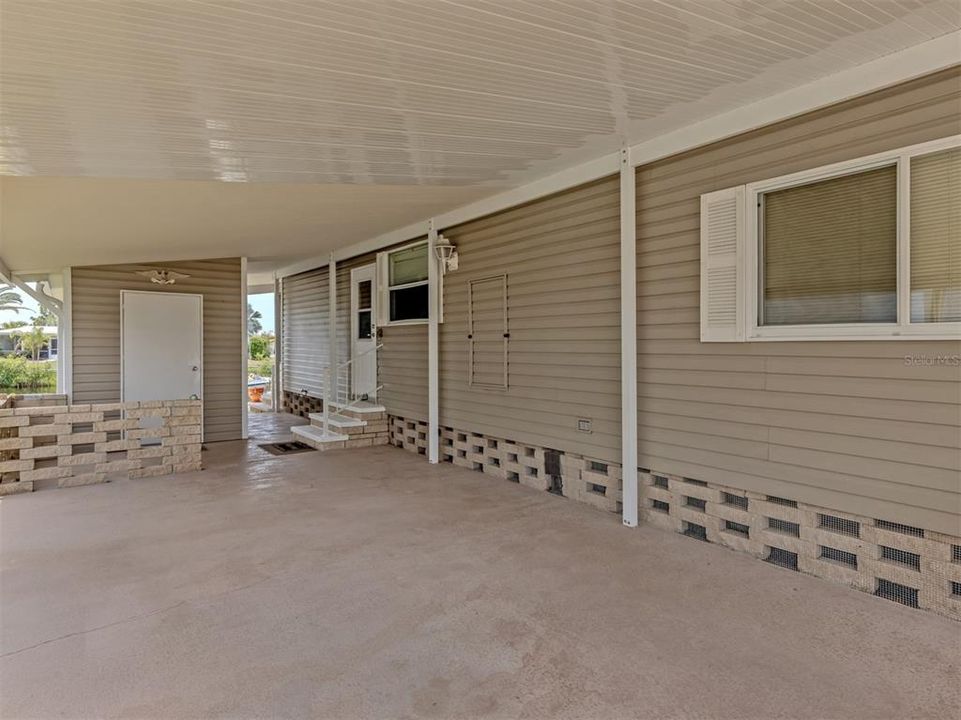 На продажу: $189,900 (2 спален, 2 ванн, 1152 Квадратных фут)