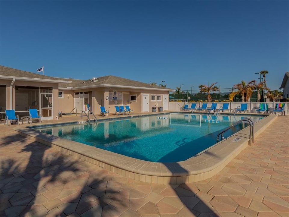 На продажу: $189,900 (2 спален, 2 ванн, 1152 Квадратных фут)