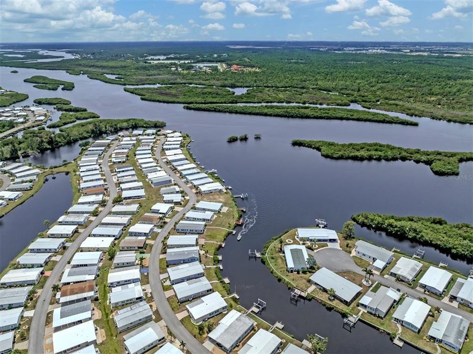 На продажу: $189,900 (2 спален, 2 ванн, 1152 Квадратных фут)