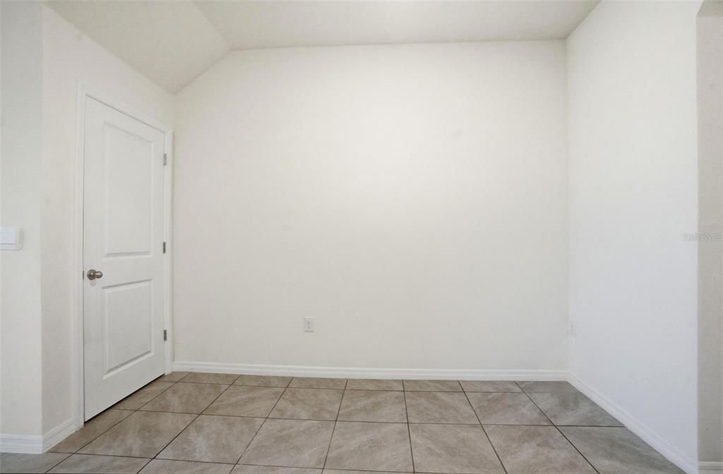 For Rent: $1,945 (3 beds, 2 baths, 1688 Square Feet)
