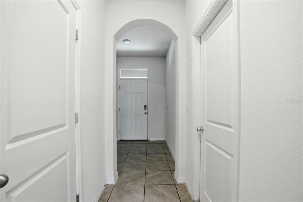 For Rent: $1,945 (3 beds, 2 baths, 1688 Square Feet)